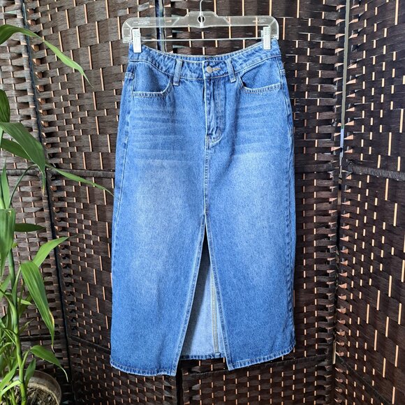 Vintage High Waisted Blue Jean Denim skirt - Size M (Waist 28 inches) - Picture 3 of 3